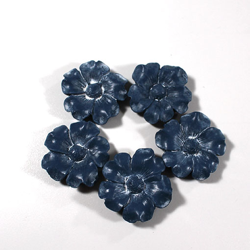 Billede af Blomst hård plast - Blå 3 cm - 5 stk
