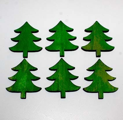 Grønne juletræer i træ
