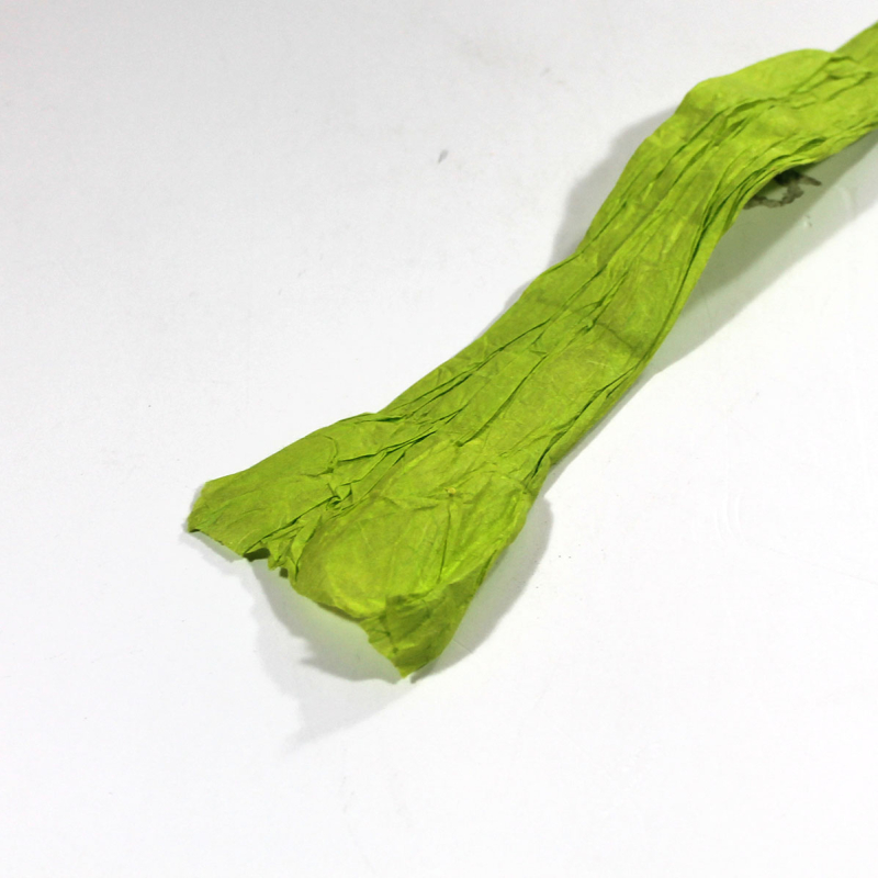 Se Bånd Silk Plisse - Lime - 15 cm x 5 m hos Mystone