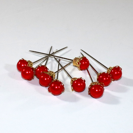 Røde perler på nål, med guldmanchet - 10 stk.