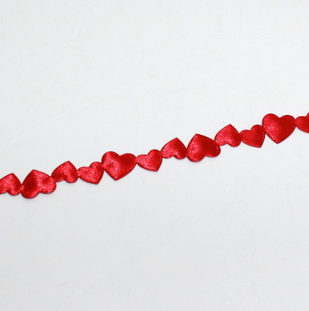 10: Silkebånd LUV med hjerter - Rød - 1,5 cm x 1 m lang