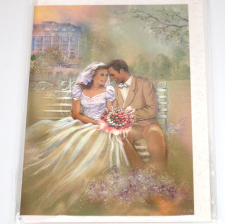 Billede af Tillykke kort med kuvert - Brudepar der sidder på en bænk hos Mystone